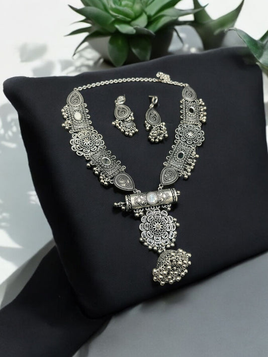Ornate Elegance Tribal Necklace Set