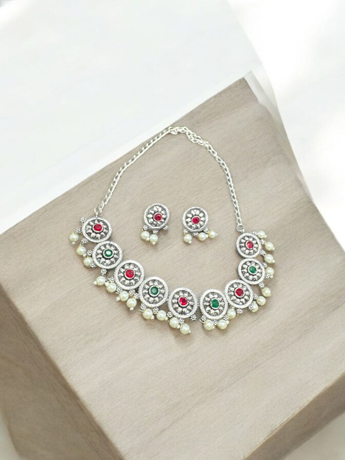 Radiant Circles Silver Choker Set