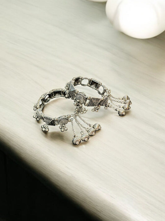 Elegance in Motion Silver Kada